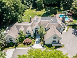 91 Woodhollow Court, Muttontown, NY 11791