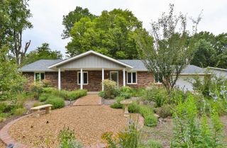 2669 South Catalina Avenue, Springfield, MO 65804