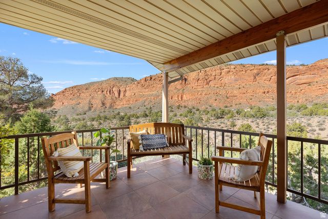 3010 SILVER REEF DR, Leeds, UT 84746