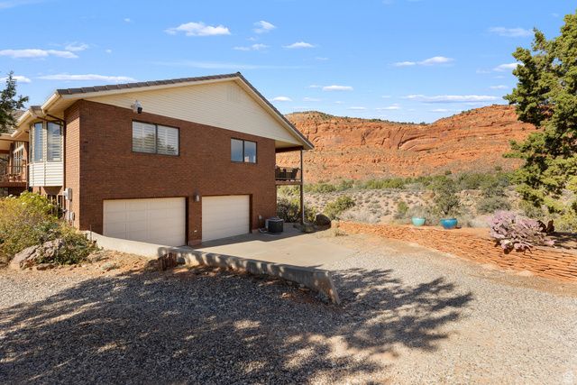 3010 SILVER REEF DR, Leeds, UT 84746