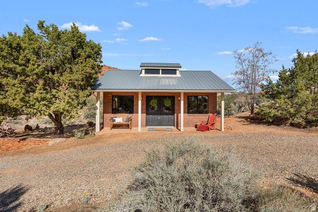 3010 SILVER REEF DR, Leeds, UT 84746