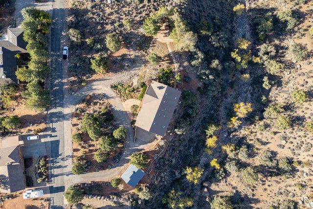 3010 SILVER REEF DR, Leeds, UT 84746