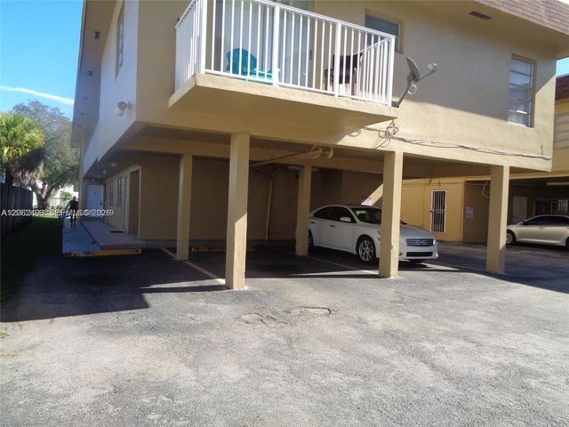 16118 NE 21st Ave 3, North Miami Beach, FL 33162