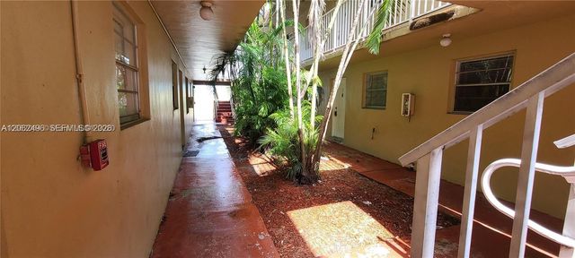 16118 NE 21st Ave 3, North Miami Beach, FL 33162