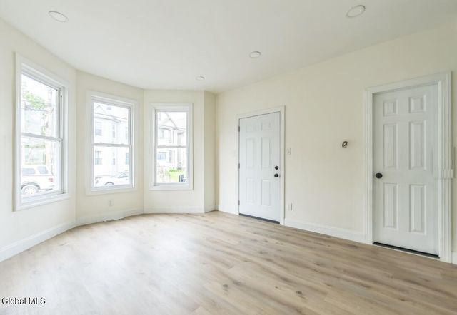 747 Eastern Avenue, Schenectady, NY 12308