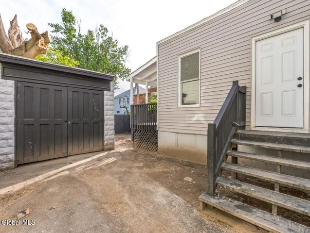 747 Eastern Avenue, Schenectady, NY 12308