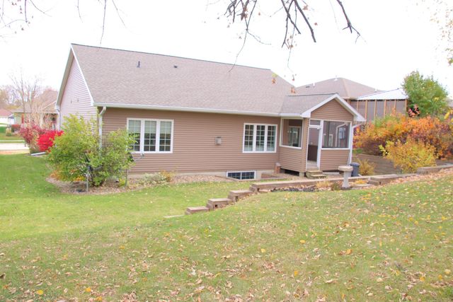 4201 Stewart, Cedar Falls, IA 50613