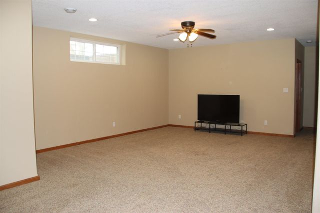 4201 Stewart, Cedar Falls, IA 50613