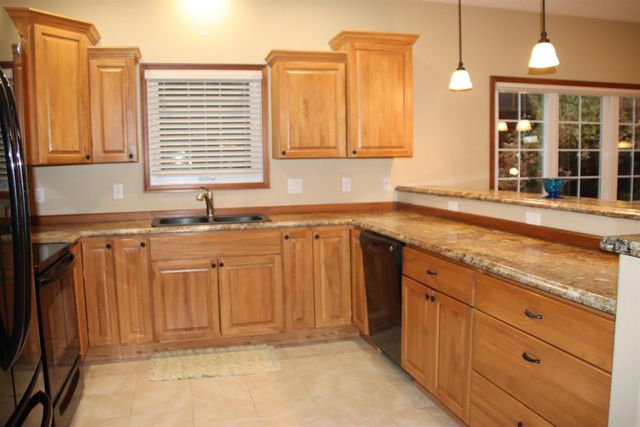 4201 Stewart, Cedar Falls, IA 50613