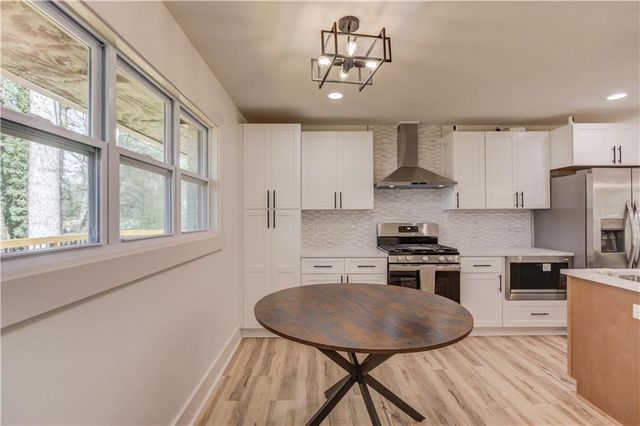 207 Cedar SE Way, Marietta, GA 30060