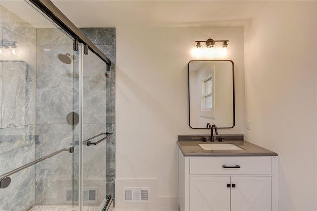 207 Cedar SE Way, Marietta, GA 30060