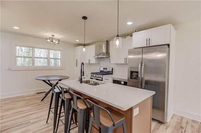 207 Cedar SE Way, Marietta, GA 30060