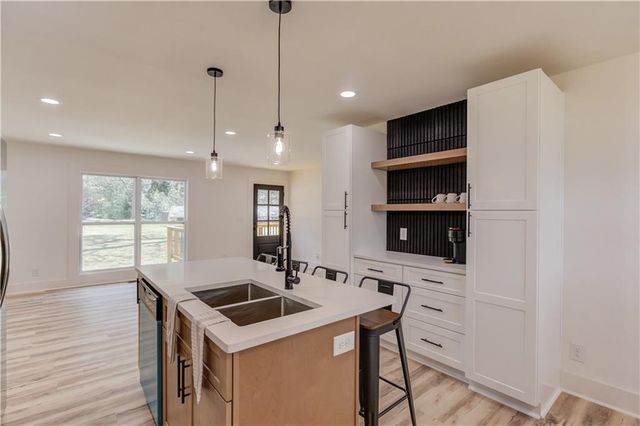 207 Cedar SE Way, Marietta, GA 30060