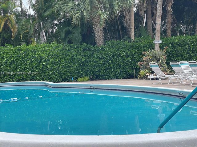 1425 Atlantic Shores Blvd 501, Hallandale Beach, FL 33009