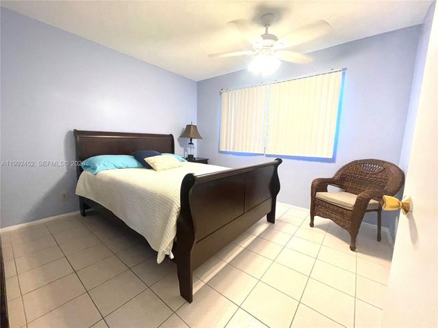 1425 Atlantic Shores Blvd 501, Hallandale Beach, FL 33009