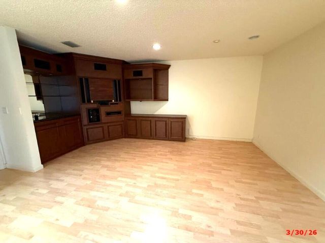 9 Windsor Lane, Boynton Beach, FL 33436