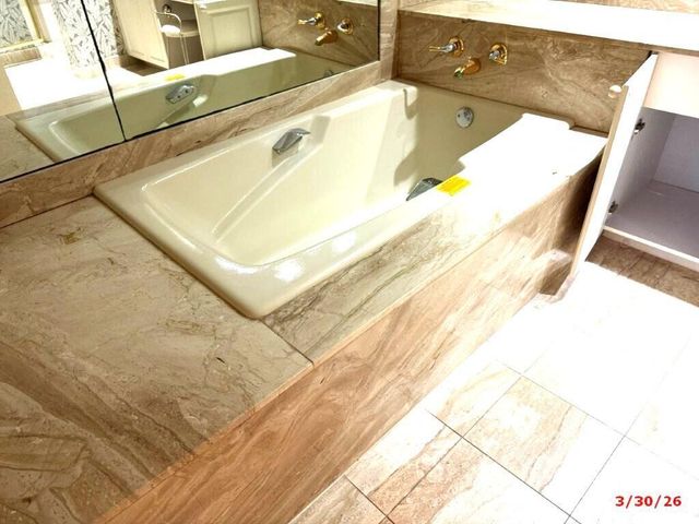 9 Windsor Lane, Boynton Beach, FL 33436