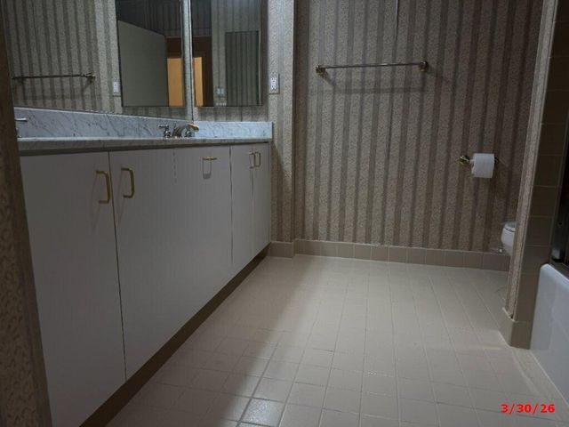 9 Windsor Lane, Boynton Beach, FL 33436