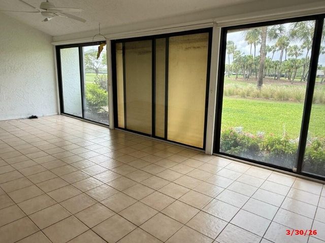 9 Windsor Lane, Boynton Beach, FL 33436
