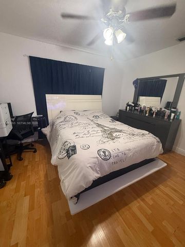 7900 SW 21st Ter, Miami, FL 33155