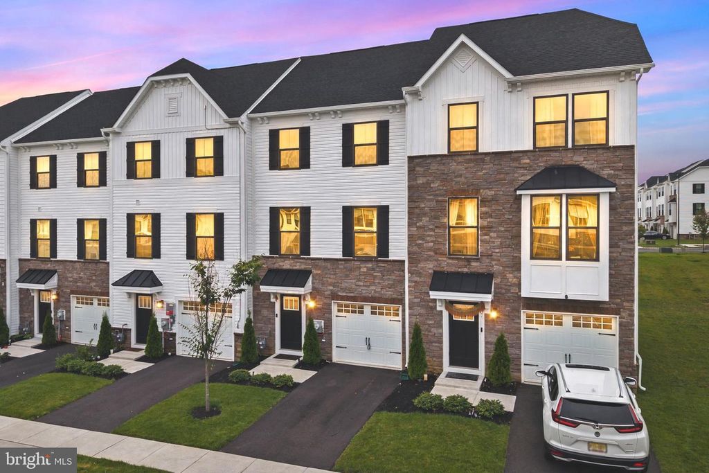 47 ROSEMARY WAY, Mount Laurel, NJ 08054