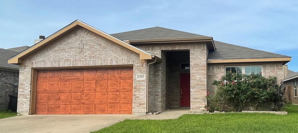 4202 Agate Drive, Granbury, TX 76049