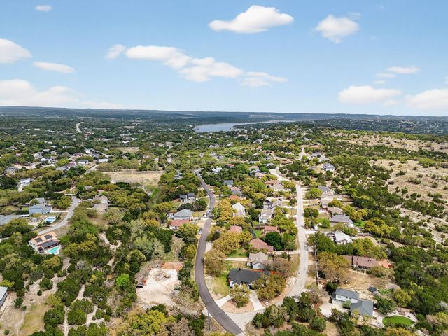 913 Larkhall DR, Spicewood, TX 78669