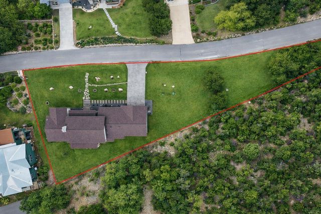 913 Larkhall DR, Spicewood, TX 78669
