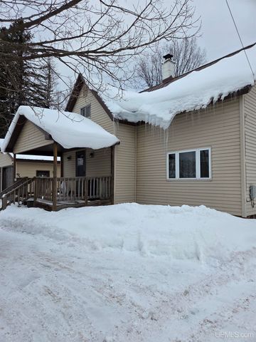 28206 Ninth Street 3, Lake Linden, MI 49945