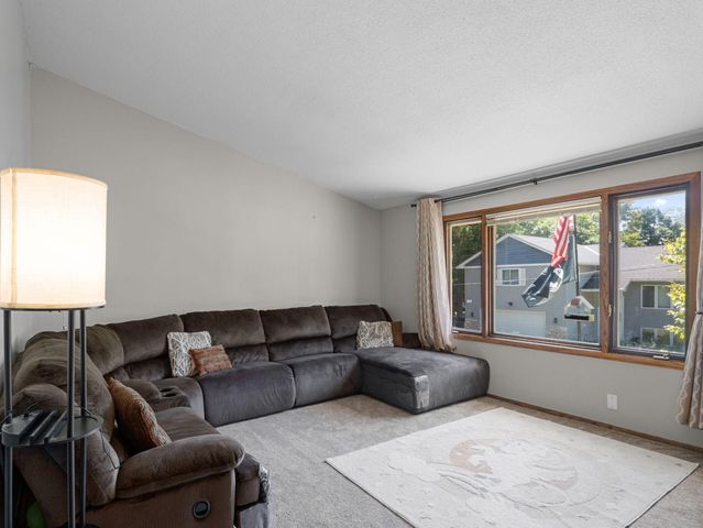 4916 Hanover Road, Mound, MN 55364