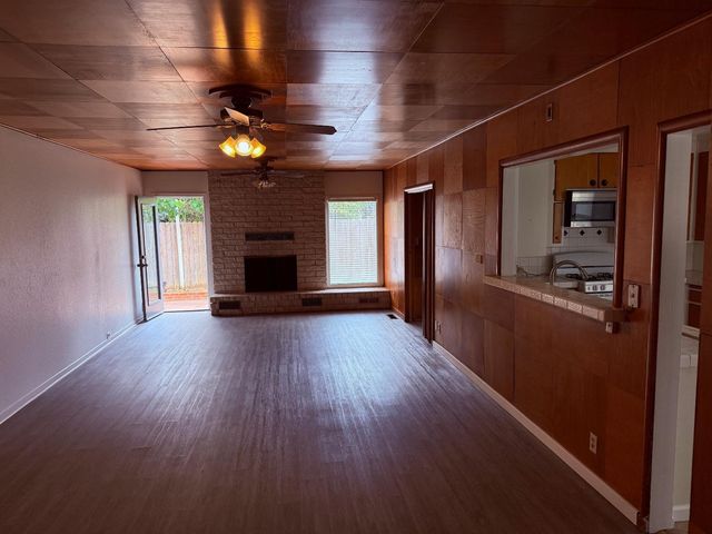 1212 Kern St, Newman, CA 95360