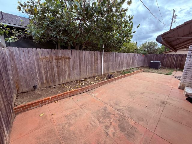 1212 Kern St, Newman, CA 95360