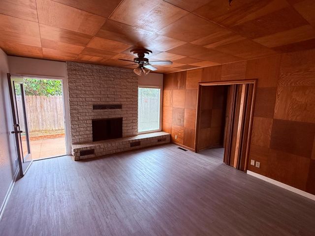 1212 Kern St, Newman, CA 95360