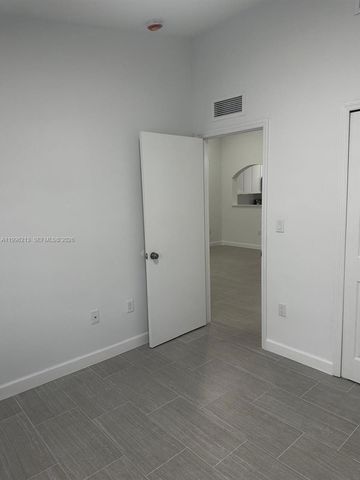 2930 SE 12th Rd 203-31, Homestead, FL 33035