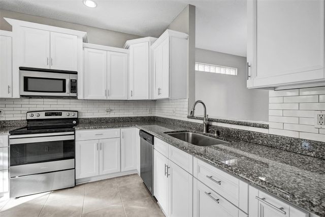 869 NW 127th Avenue, Coral Springs, FL 33071