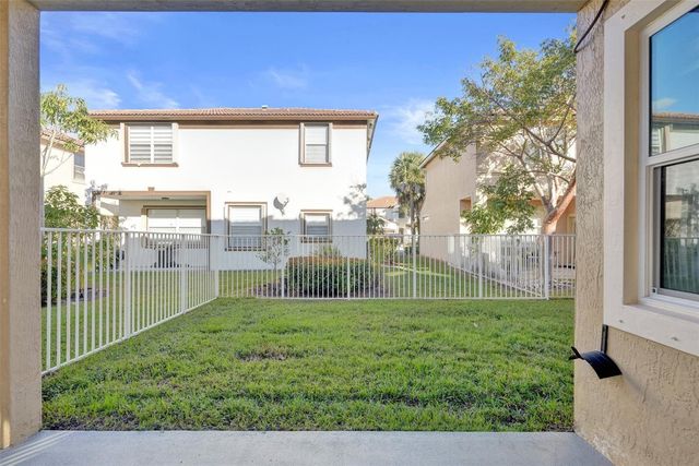 869 NW 127th Avenue, Coral Springs, FL 33071