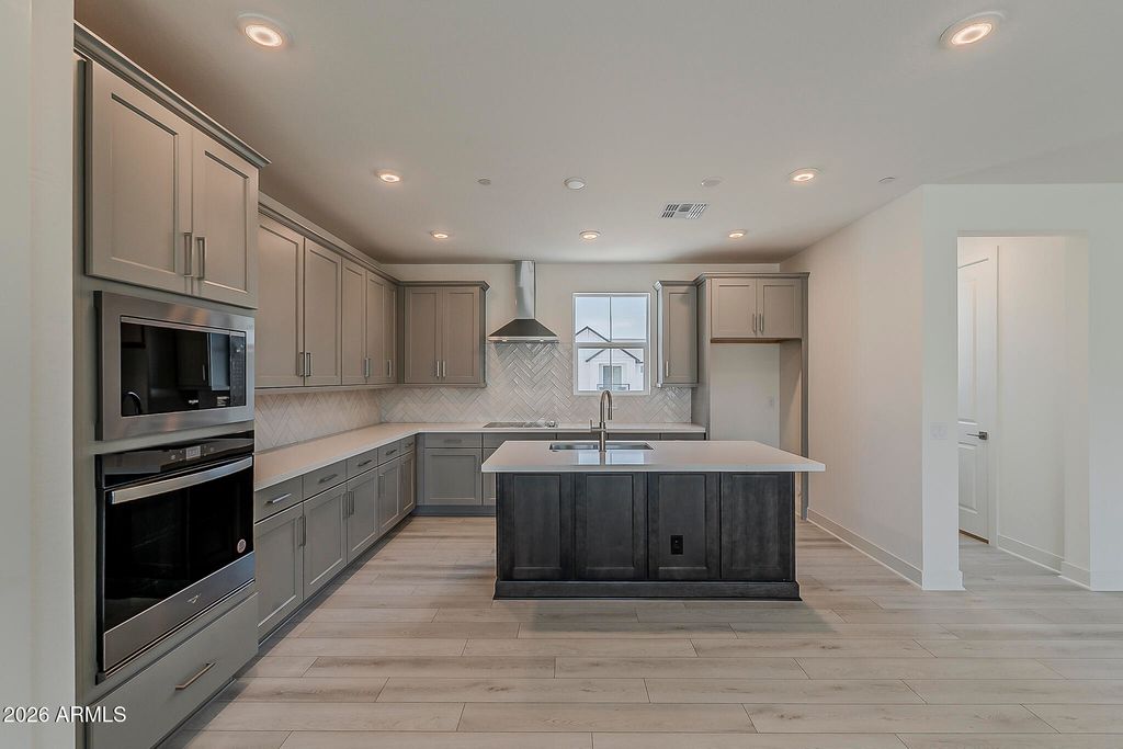 Image 11 of property listing at 11300 N CASA DEGA Drive 1080, Surprise, AZ 85388