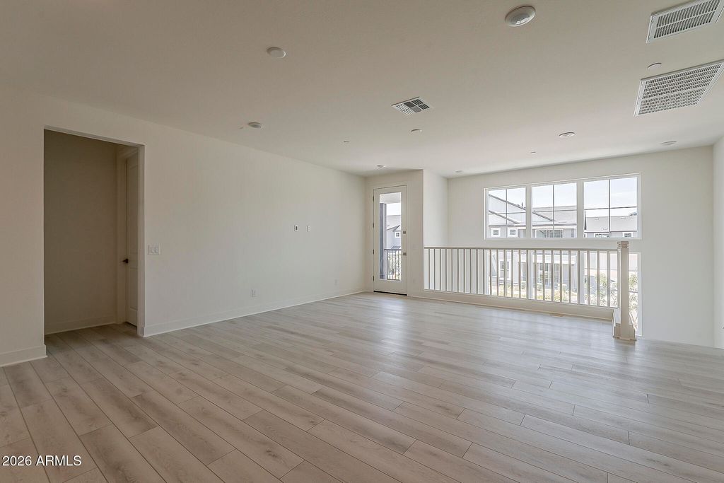 Image 6 of property listing at 11300 N CASA DEGA Drive 1080, Surprise, AZ 85388