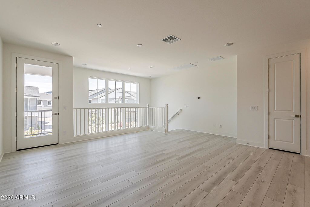 Image 8 of property listing at 11300 N CASA DEGA Drive 1080, Surprise, AZ 85388