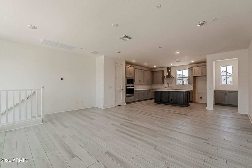 Image 9 of property listing at 11300 N CASA DEGA Drive 1080, Surprise, AZ 85388
