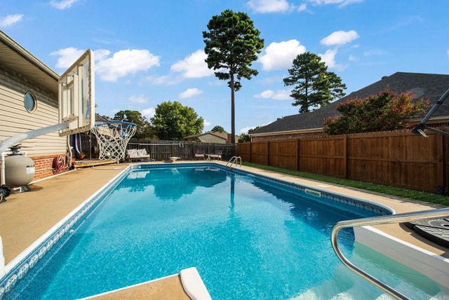 162 Lily Drive, Maumelle, AR 72113