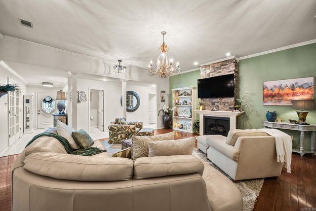 162 Lily Drive, Maumelle, AR 72113