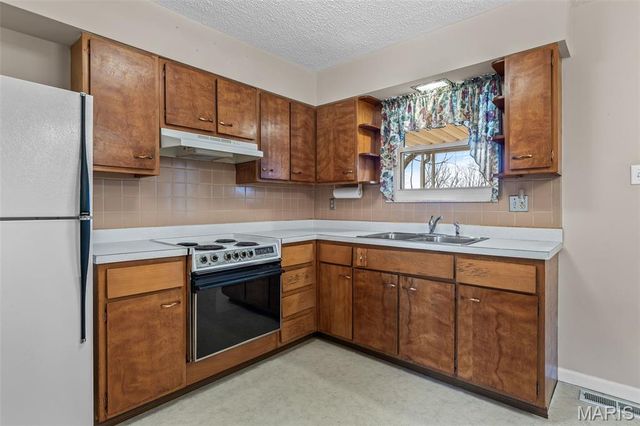 2917 Raw Wind Drive, High Ridge, MO 63049