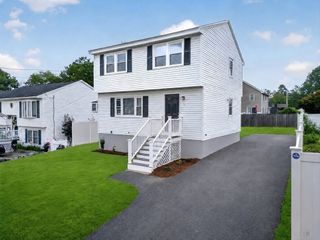 3 Nealley St, Billerica, MA 01821