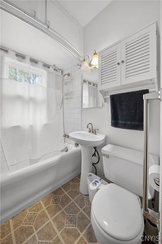 148 Arsenal Drive, Syracuse, NY 13205