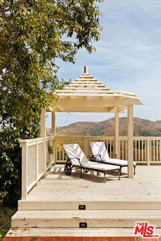3826 Marks Road, Agoura Hills, CA 91301