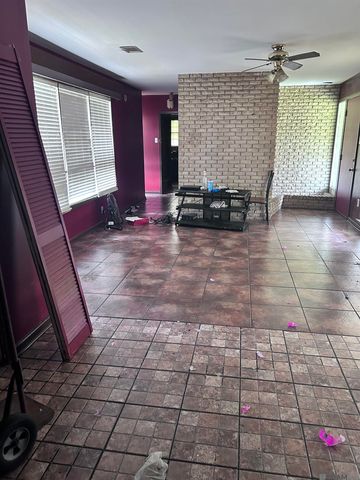 8166 Queenswood Ct, Baton Rouge, LA 70806