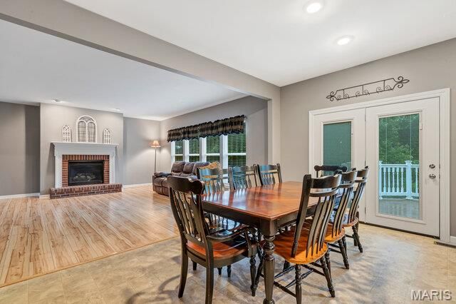 16 Golden Maples Court, Lake St Louis, MO 63367