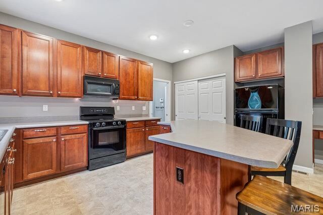 16 Golden Maples Court, Lake St Louis, MO 63367