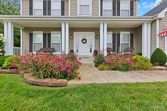 16 Golden Maples Court, Lake St Louis, MO 63367